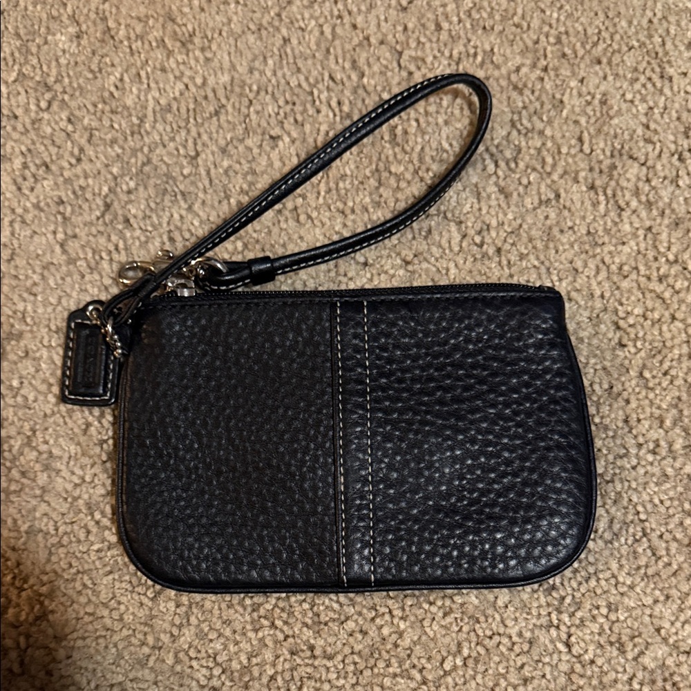 Coach - Wristlet - Pebbled - Black Leather